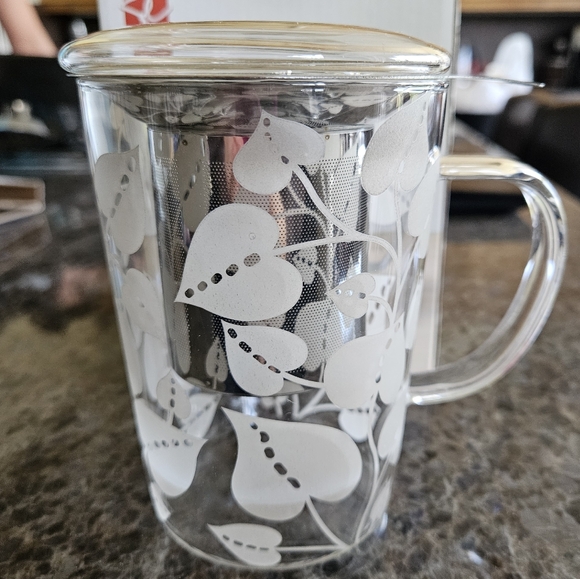 Glass mug with lid and infuser - Picture 3 of 4